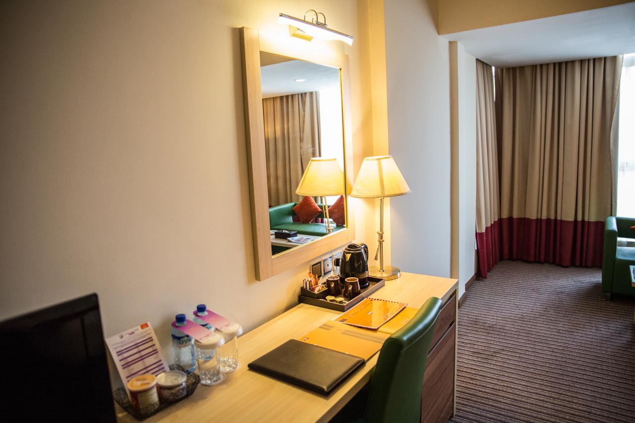 Saffron Boutique Hotel Dubai Bagian luar foto