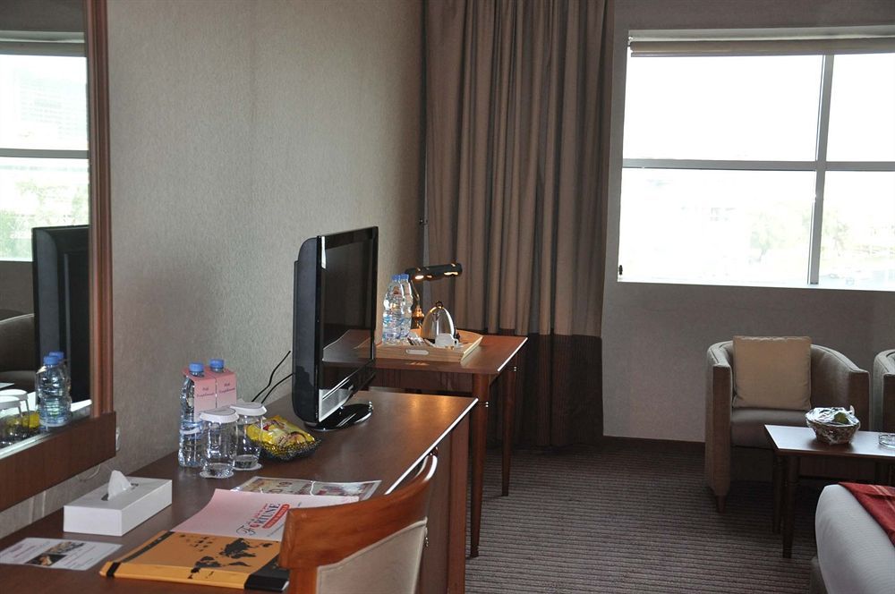 Saffron Boutique Hotel Dubai Bagian luar foto